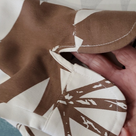 BOBBY CHAN 70% SILK 30% cotton BLOUSE size large. 3/4 sleeves. Cream and brown - Picture 9 of 10